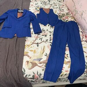 Romano luxury navy pinstripe 3pc boys suit size 10
